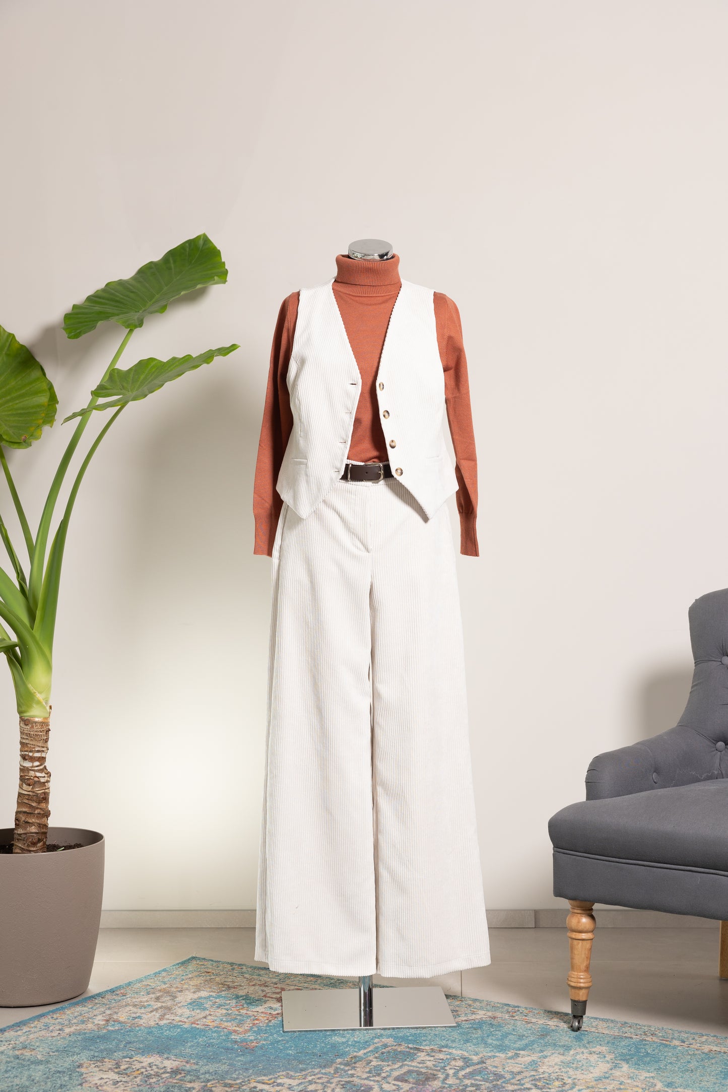 GILET LATTE -MOTEL-