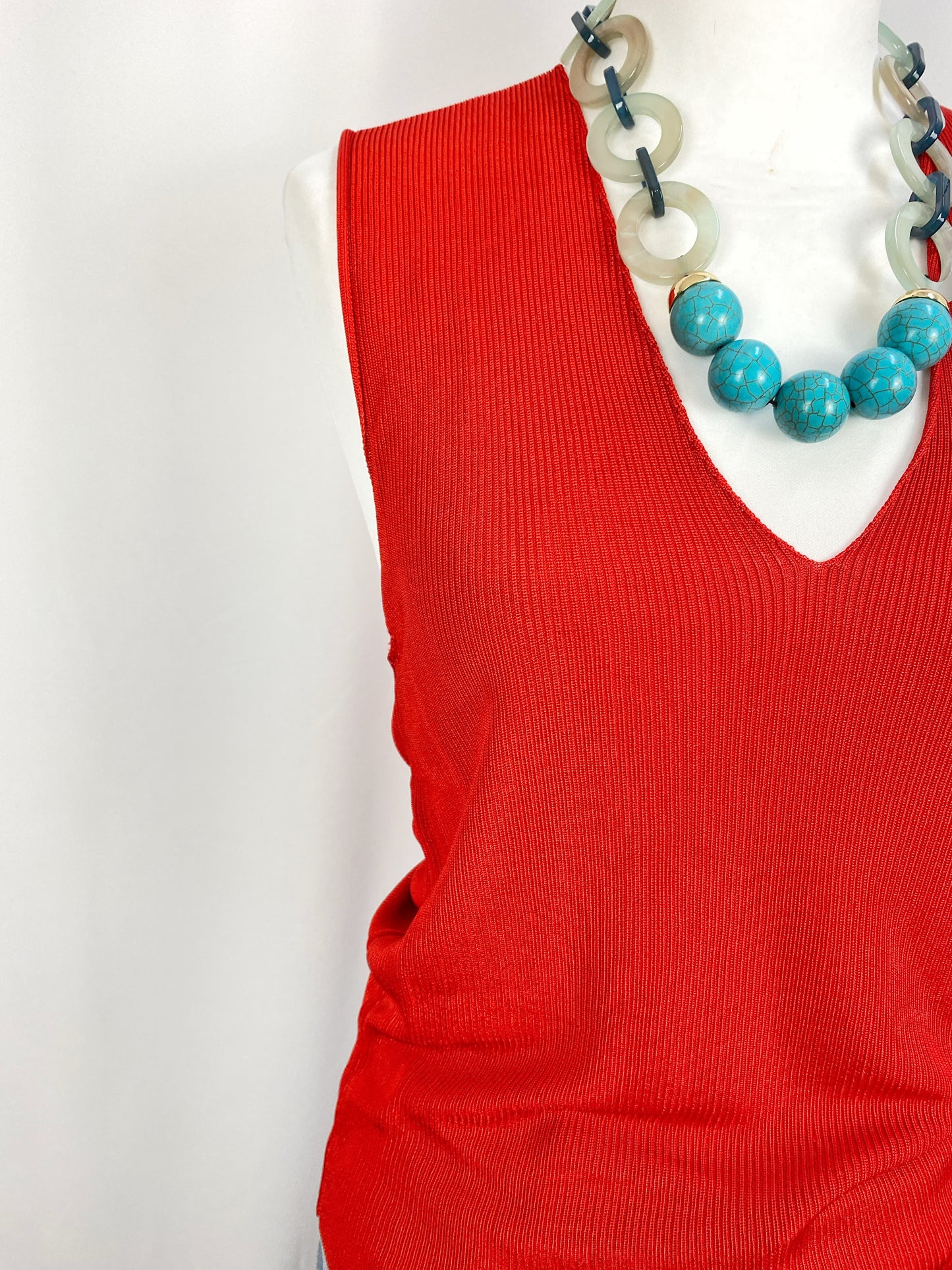 TOP ROSSO SCOLLO A V- SOLOTRE